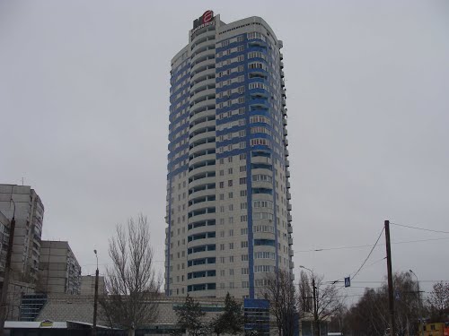 В Харькове может рухнуть элитное здание
