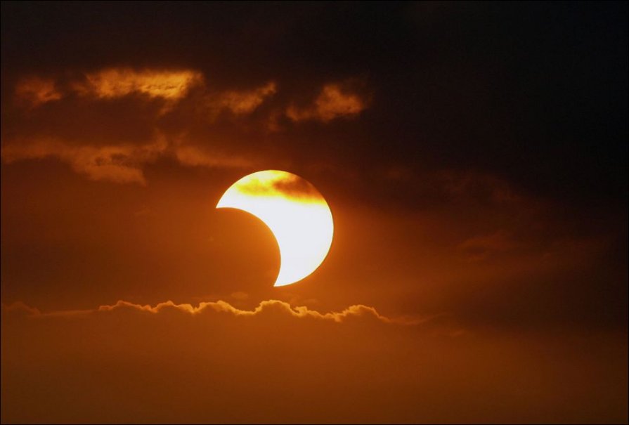 Nasa показало полное солнечное затмение - Видео